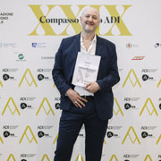 Giorgio Caporaso riceve la Menzione d&rsquo;Onore al XXIX Compasso d&rsquo;Oro per il progetto IncasTree. Il design per il legno: dalla scuola alle aziende, un progetto che mette al centro design sostenibile, economia circolare, valorizzazione del legno tracciato PEFC e formazionea