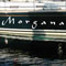 Applicazione del logo sulla barca a vela