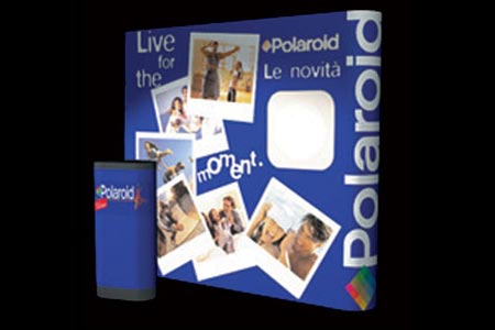 Comunicazione itinerante prodotti fotografici Polaroid